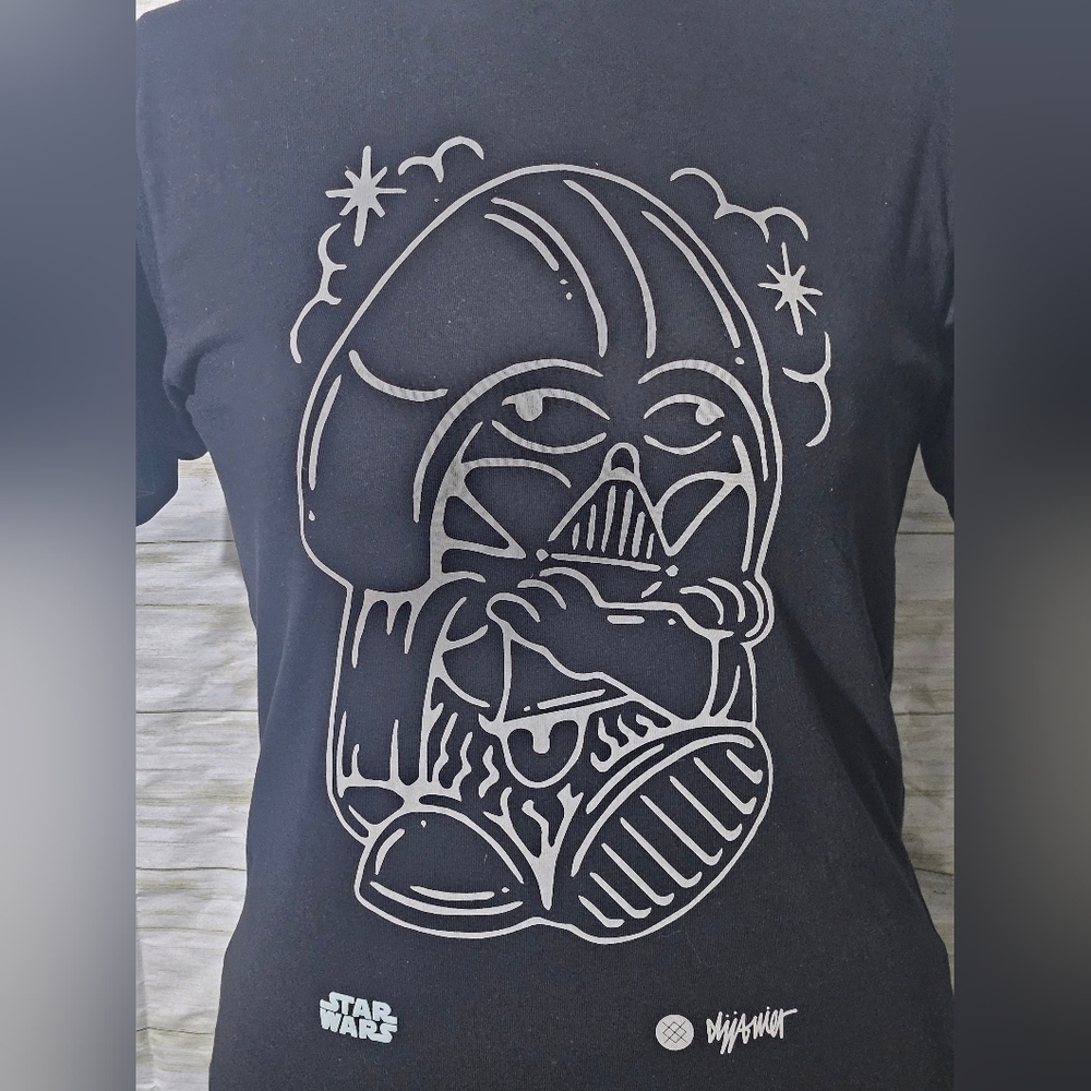 Star Wars Black and White Mens Small T-Shirt